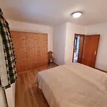 Ladner Am דירה גרונדלסי