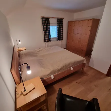 Ladner Am Apartament *