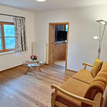 Ladner Am Apartamento Grundlsee